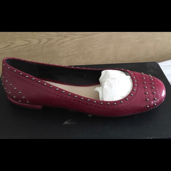Prada flats authentic - Picture 2 of 5
